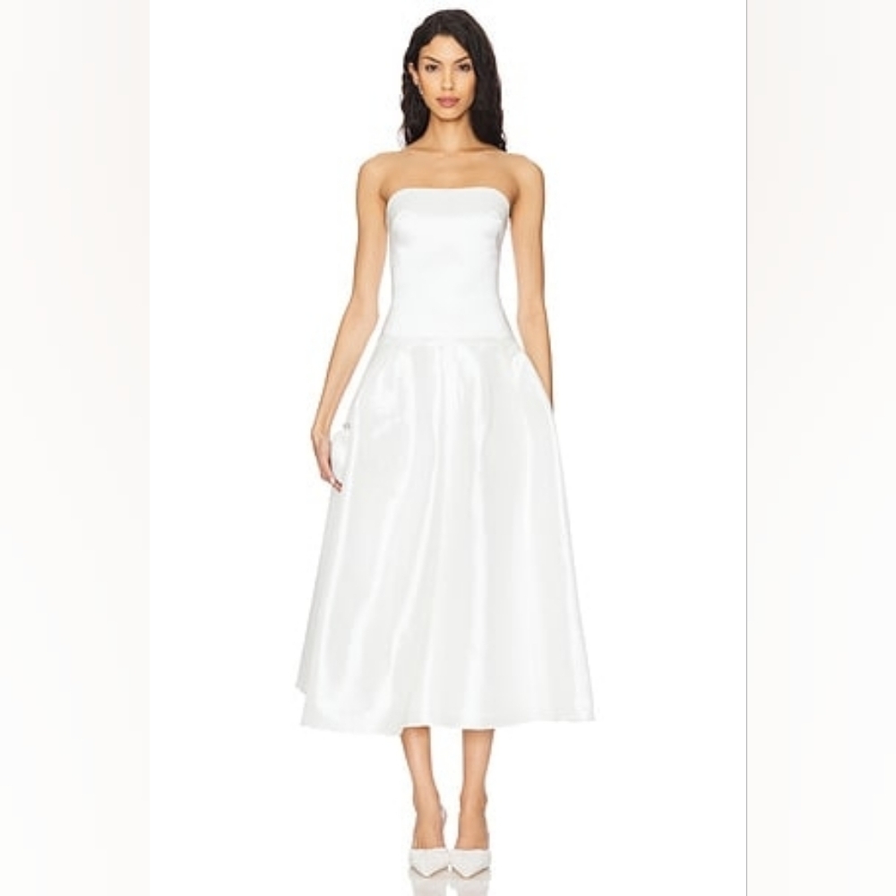 More To Come Cambria Strapless White 3/4 Dress